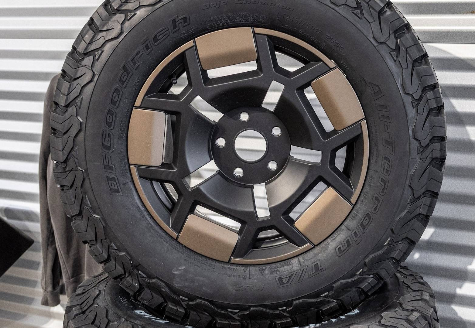 Slate Auto Pickup Truck BFG KO2 245/75R17 T/A All-Terrain tires on 17" Slate OEM wheels BFG KO2 245:75R17 tires on 17%22 Slate wheels