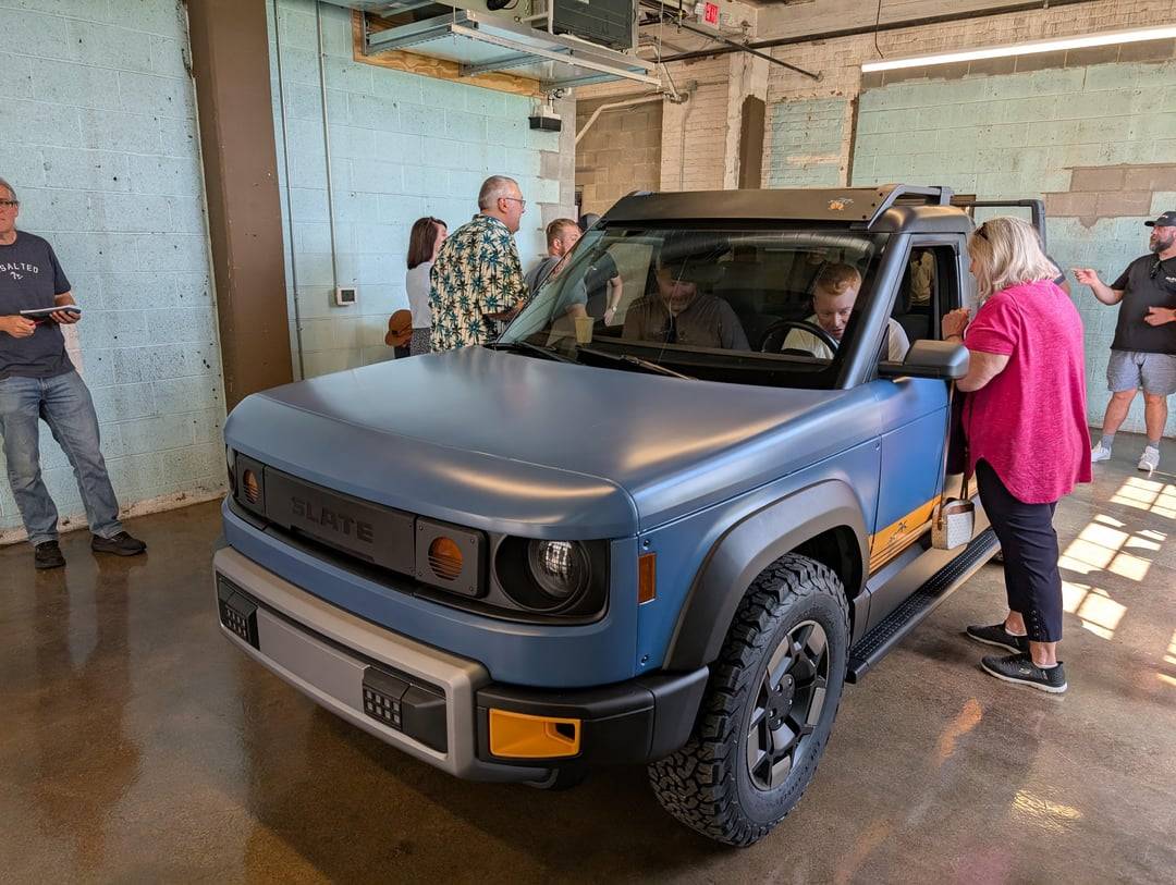 Slate Auto Pickup Truck Dark Blue Wrapped Slate Pickup w/ 20" Wheels, All-Terrain Tires, Roof Rack, Bed Rack, Running Boards @ Moto Social Club in Ferndale (Detroit, MI) Dark Blue Wrapped Slate Pickup w: Roof Rack + Bed Rack @ Moto Social Club in Ferndale 2