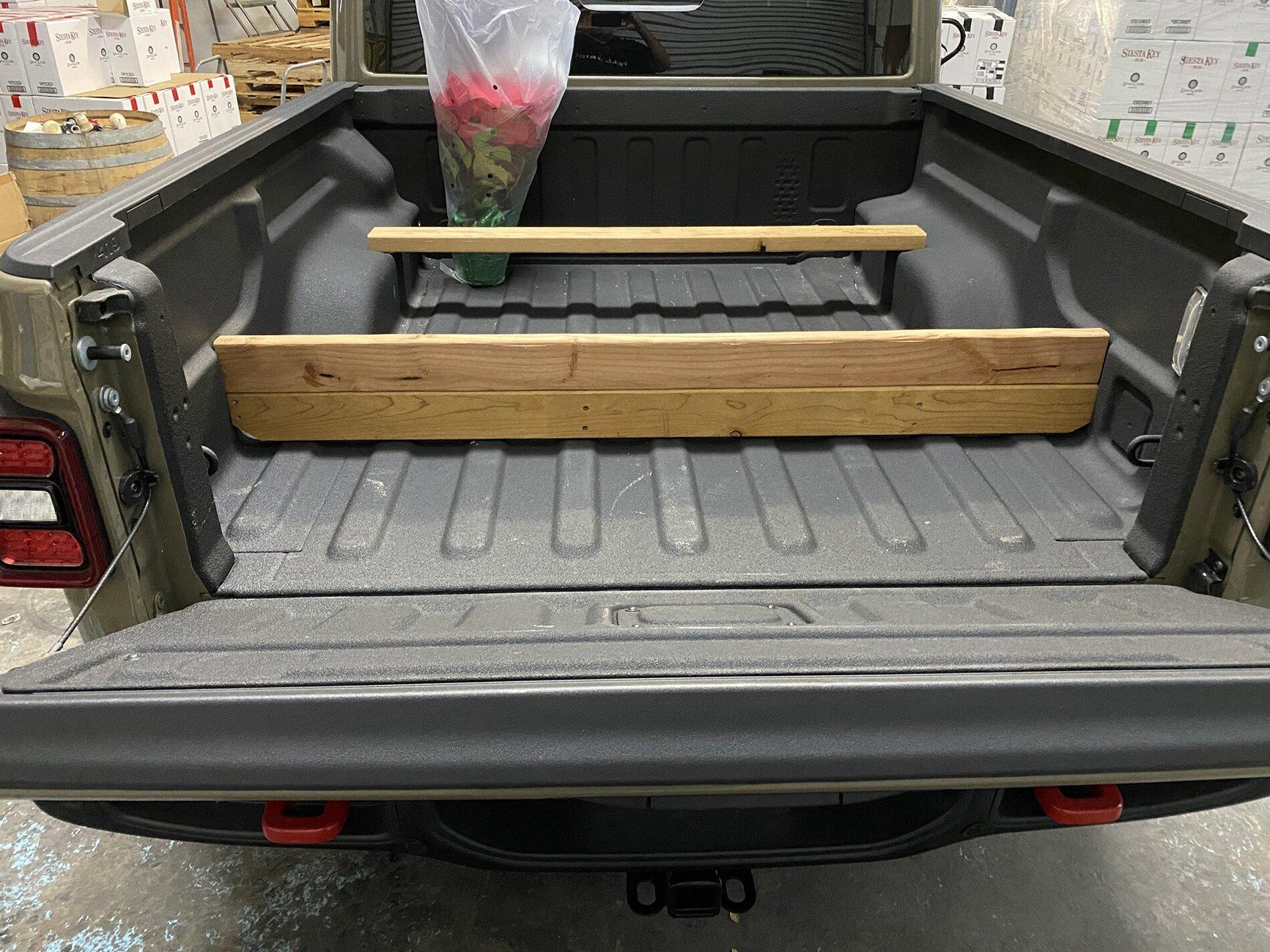 Slate Auto Pickup Truck Copy Ford Maverick adjustable tailgate IMG_0058.JPG