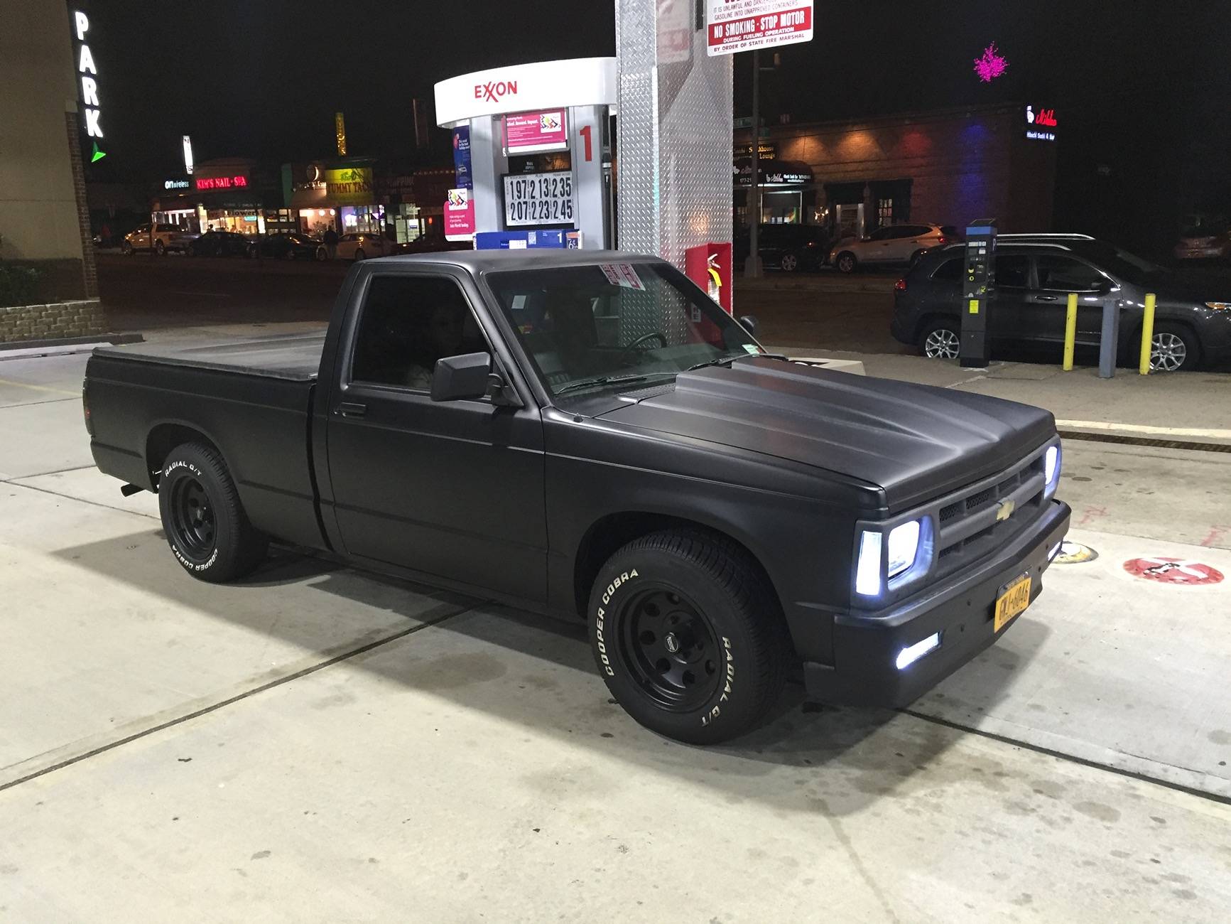 Slate Auto Pickup Truck Air Suspension, Carplay, onboard cooler, double din radio, climate control, wi-fi, hands free liftgate, self driving, waffle maker... IMG_2053