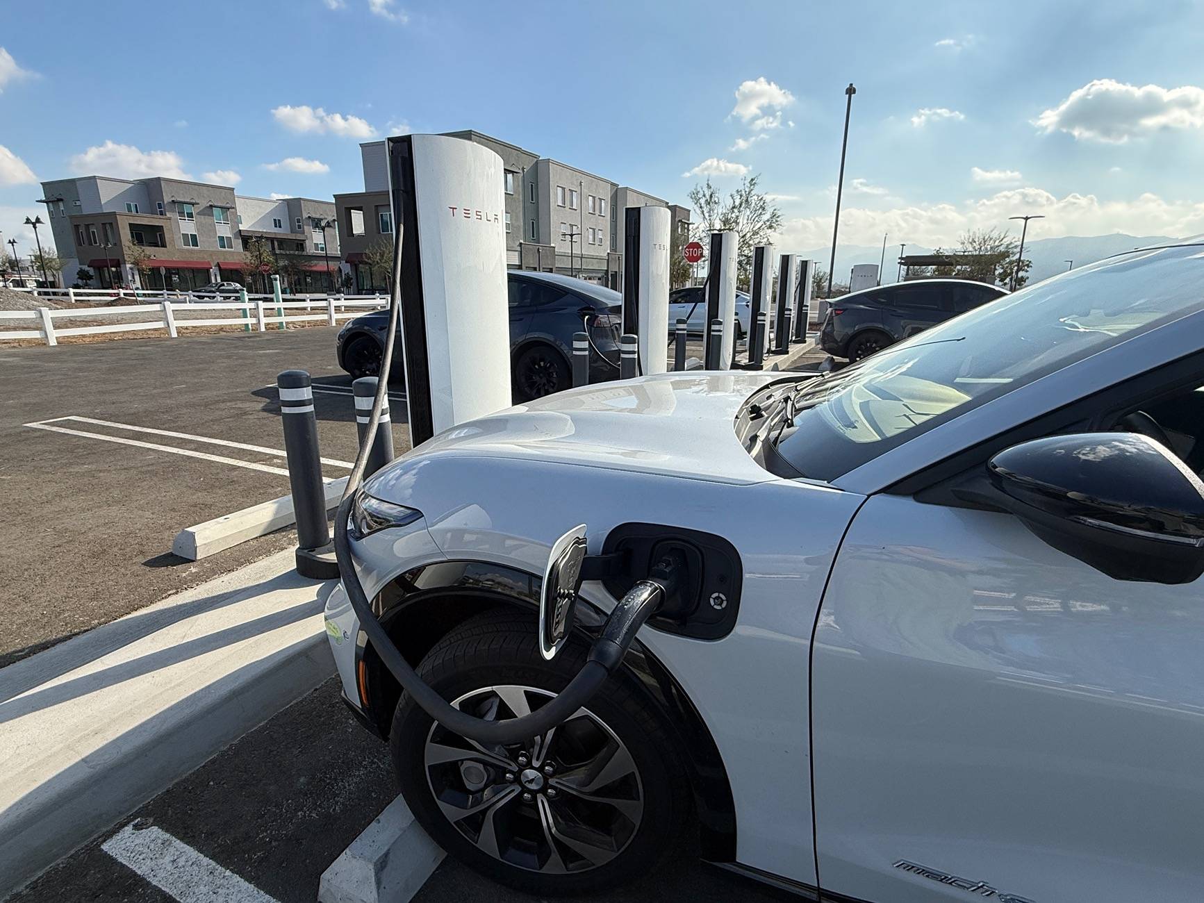 Slate Auto Pickup Truck Tesla opens massive 168 V4 - solar powered, off grid Supercharger station in Lost Hills, CA IMG_3144.JPG