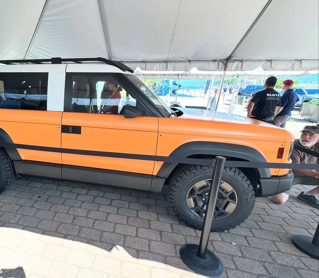 Slate Auto Pickup Truck Orange Slate SUV with 2" inch lift, white roof, roof rack - photos from Cleveland Ohio orange wrap slate suv white roof 3