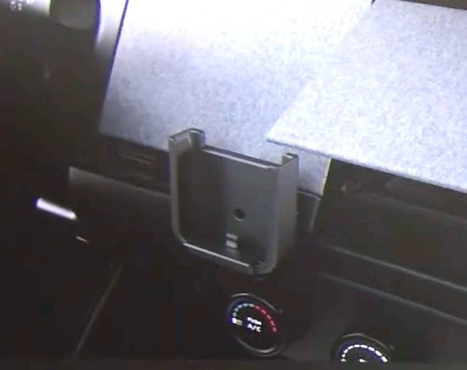 Slate Auto Pickup Truck Phone charging - wired or wireless? phone-charging-slate-