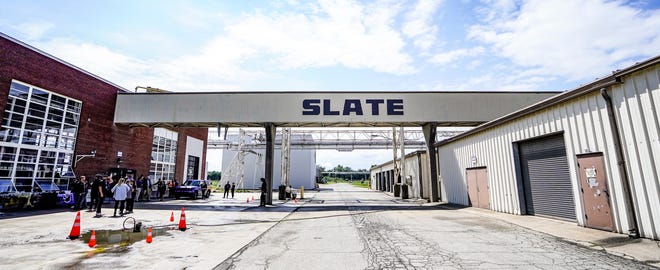 Slate Auto Pickup Truck Photos from inside Slate's production factory! (Sneak peek inside Slate electric pickup truck plant in Warsaw) Photos inside Slate Warsaw factory production construction 26
