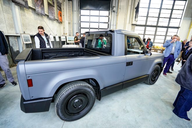 Slate Auto Pickup Truck Photos from inside Slate's production factory! (Sneak peek inside Slate electric pickup truck plant in Warsaw) Photos inside Slate Warsaw factory production construction 38
