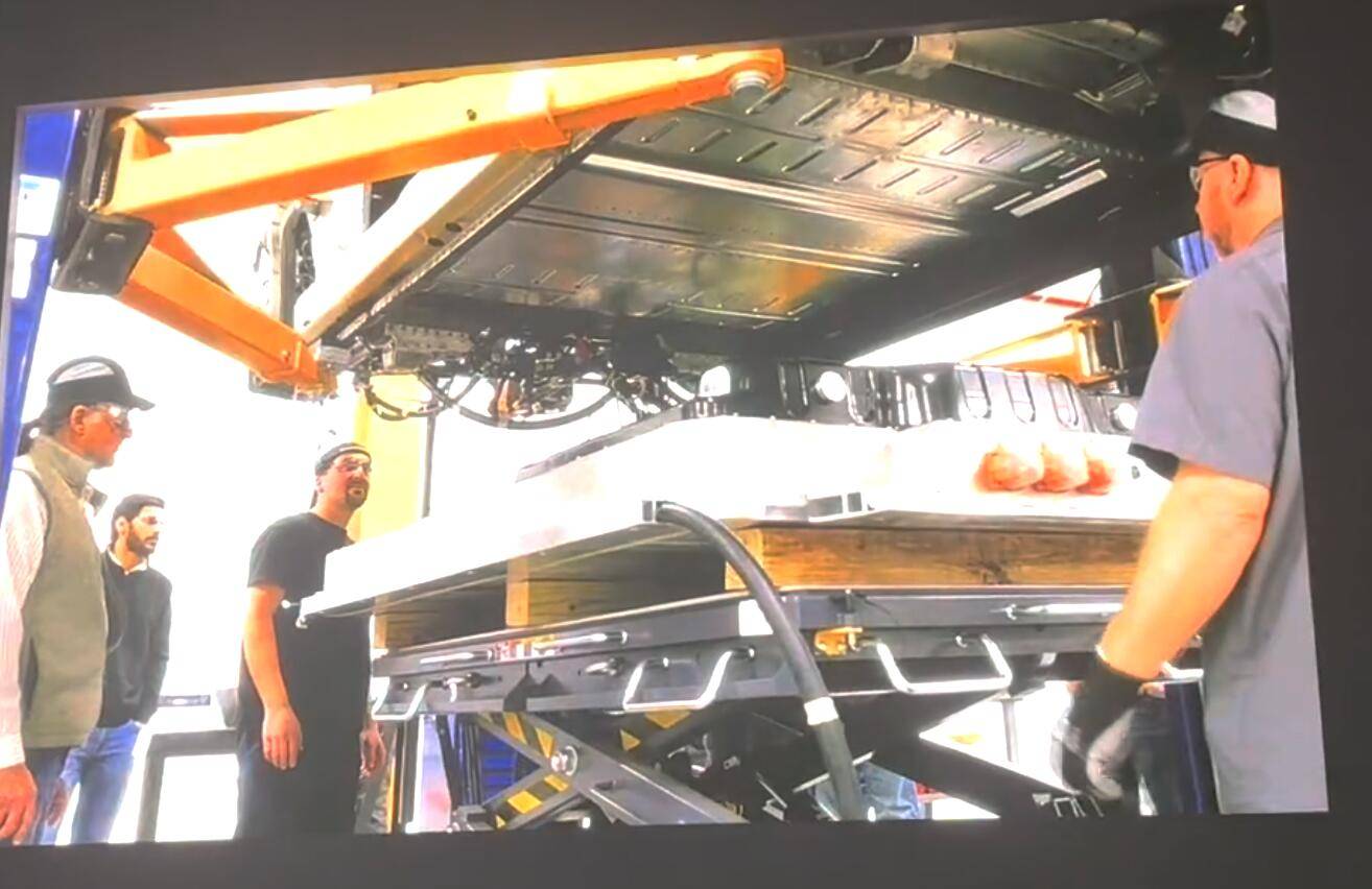 Slate Auto Pickup Truck Engineering deep dive: Slate EV truck chassis, body, battery, safety, suspension Screen-Shot-2025-04-24-at-11.57.02-PM