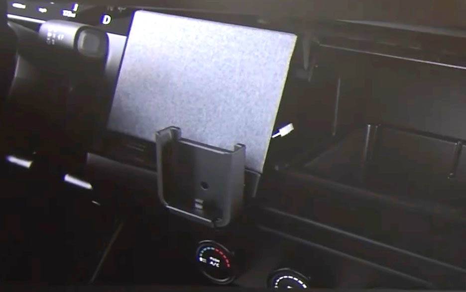 Slate Auto Pickup Truck Phone charging - wired or wireless? slate truck phone charging charger cable