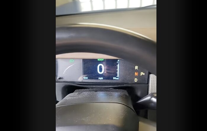 Tour of the interior. 6'3" guy says Slate truck has headroom